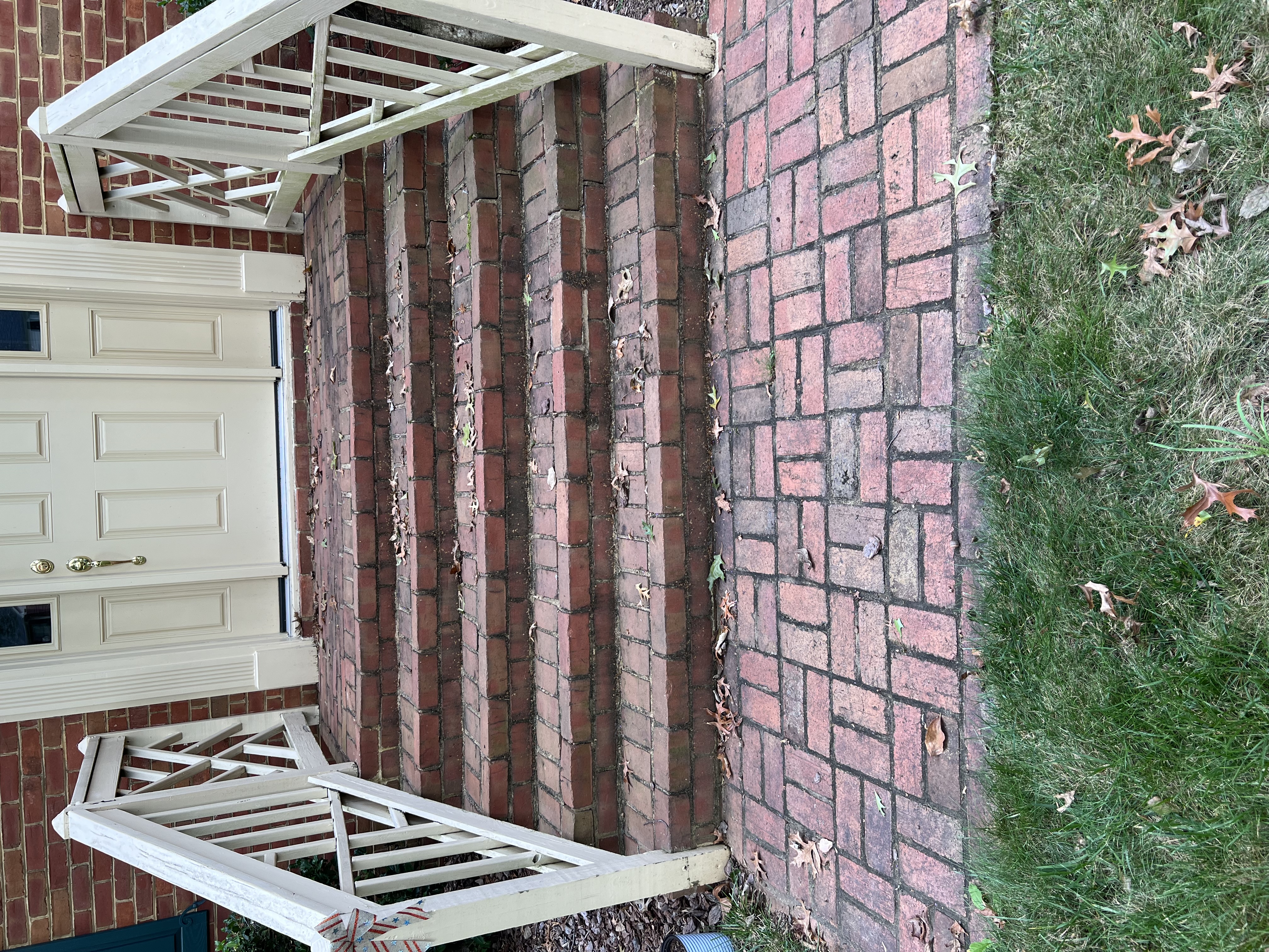 House Washing in Roanoke, VA 1