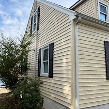 Top-notch-house-washing-project-in-Roanoke-VA-with-drastic-results 1